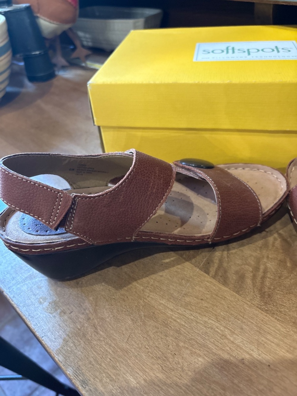 Softspots Pamela in Nutmeg size 8.5 sandal NWB - Picture 3 of 7